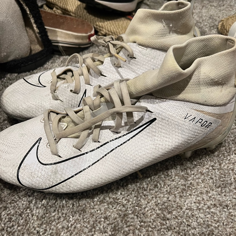Nike Football Cleats - Picture 3 of 3